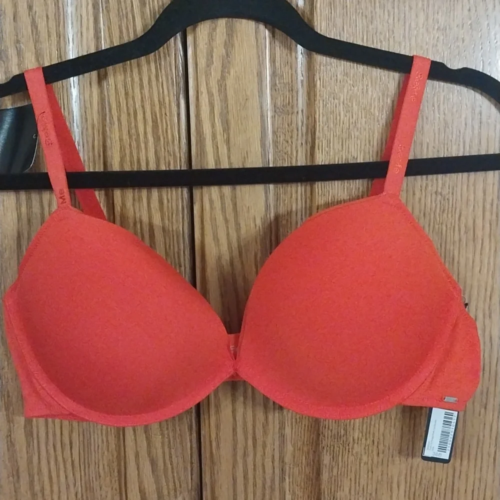 BeMe NY NWT Set Of 3‎ Bras Size 38B Two Lace Demi Cup & One Push-up Plunge Bra